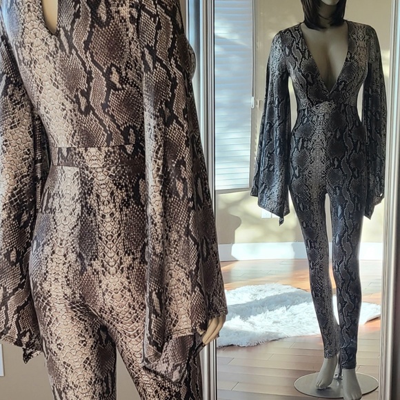 PYTHON BELL SLEEVE JUMPSUIT - Picture 3 of 14